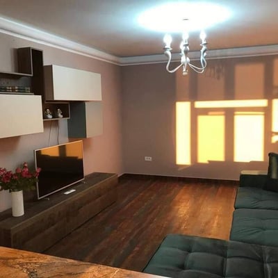 Alquiler de cómodos apartamentos de 3 habitaciones con cocina independiente, 70 m², Faleza Nord, Constanța, Rumanía